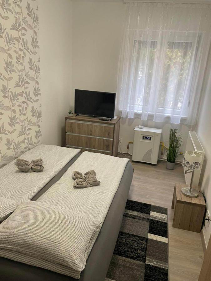 Krisztina Apartman 81 Hajdúszoboszló Eksteriør bilde